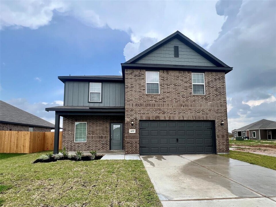 400 Lynn Lotus Dr in Katy, TX - Building Photo