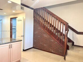 420 E 1st Ave in Hialeah, FL - Building Photo - Building Photo