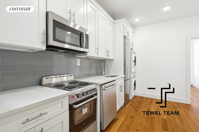 102 W 138th St in New York, NY - Building Photo - Building Photo