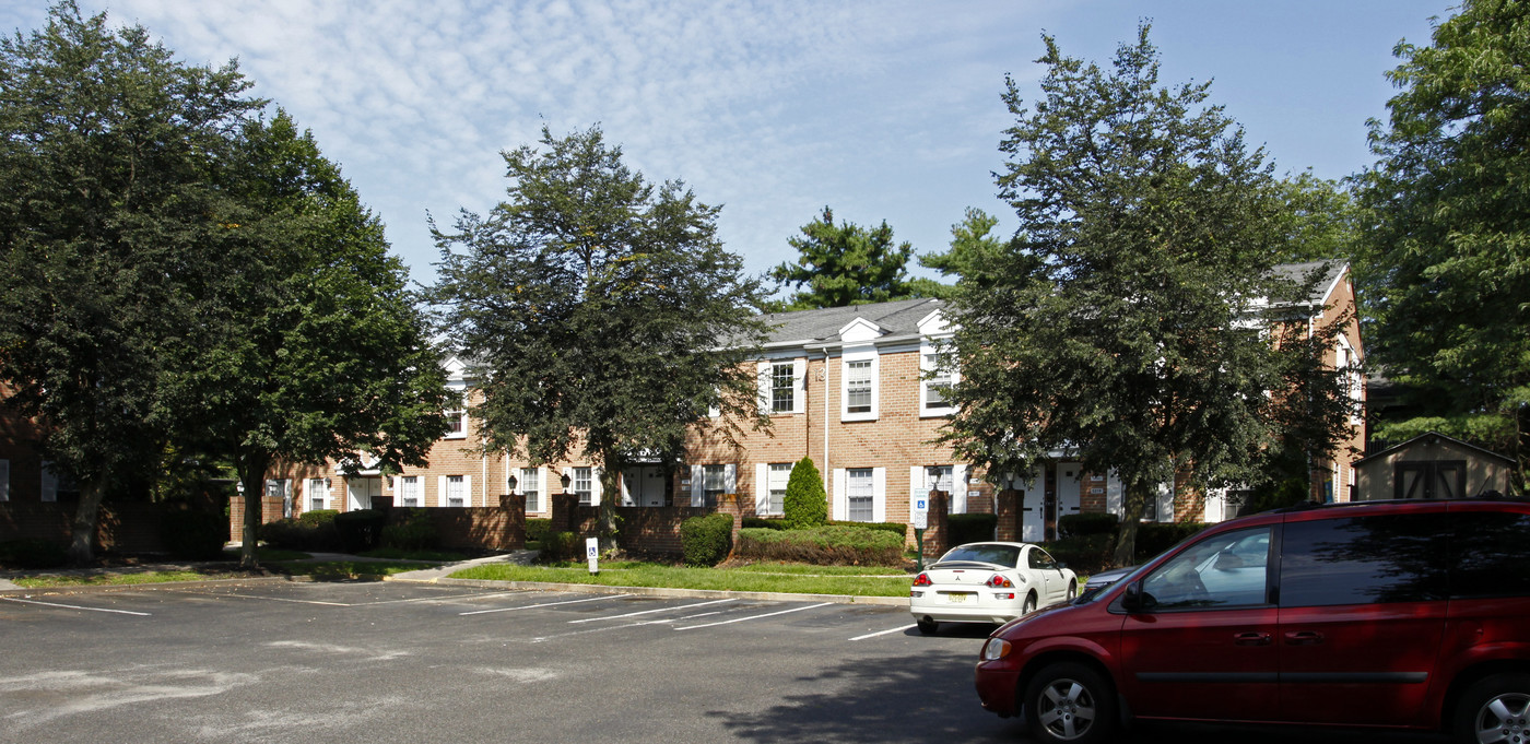 River Villas in Palmyra, NJ - Building Photo