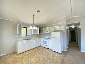 602 Clam Shell Dr in Kill Devil Hills, NC - Foto de edificio - Building Photo