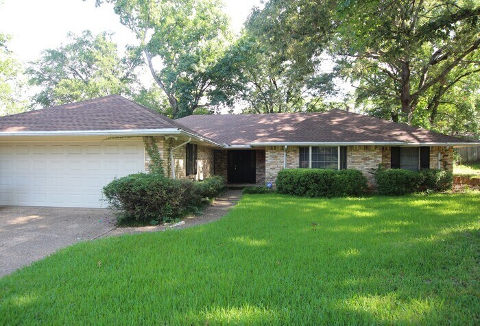 805 Top Hill Dr in Tyler, TX - Building Photo