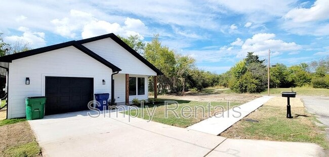 3304 Gordon St in Greenville, TX - Building Photo - Building Photo