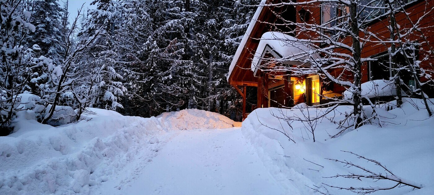 3000 Big Mountain Rd in Whitefish, MT - Foto de edificio