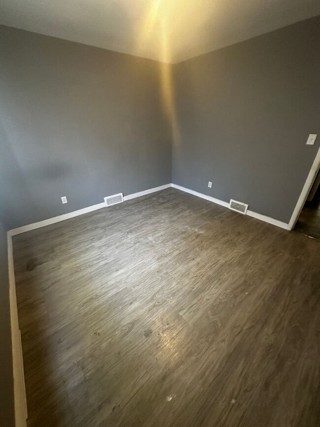 2427 S 18th St in St. Joseph, MO - Building Photo - Building Photo