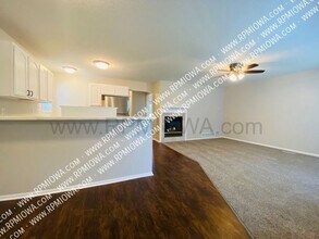 145 Christie Ln in Pleasant Hill, IA - Building Photo - Building Photo