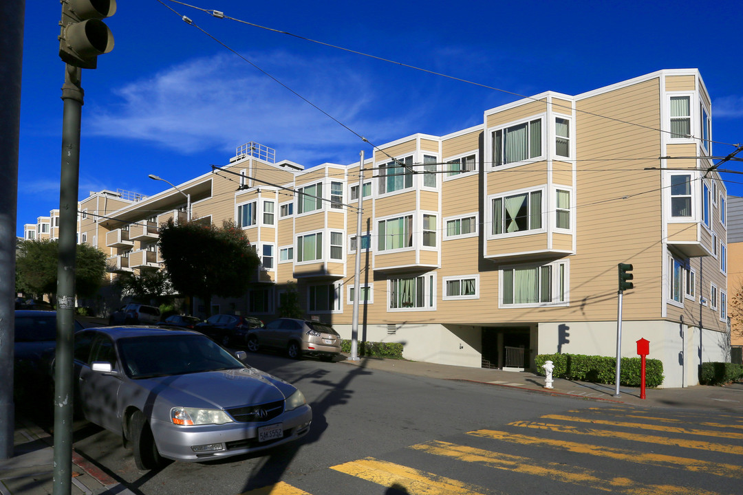 Menorah Park in San Francisco, CA - Building Photo