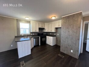 693 W Mills Dr in Towanda, KS - Building Photo - Building Photo