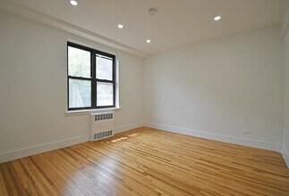 52-18 39th Ave in Queens, NY - Building Photo - Building Photo