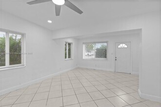 533 NW 20th Ave in Fort Lauderdale, FL - Building Photo - Building Photo