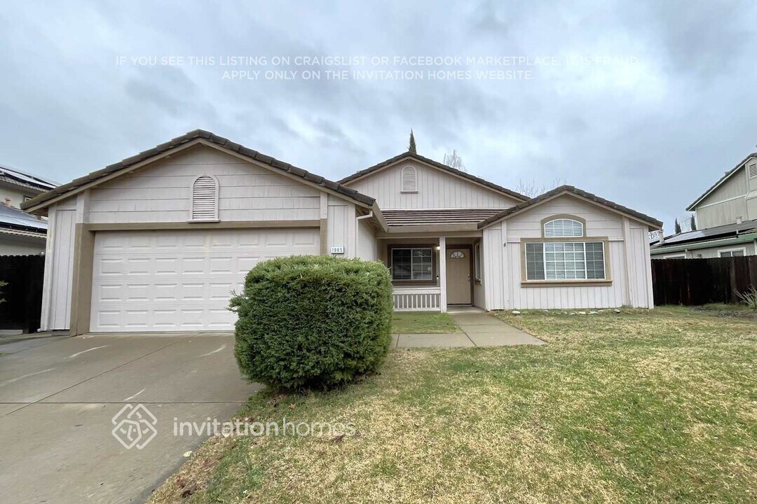 1985 Rapid Falls Dr in Yuba City, CA - Foto de edificio