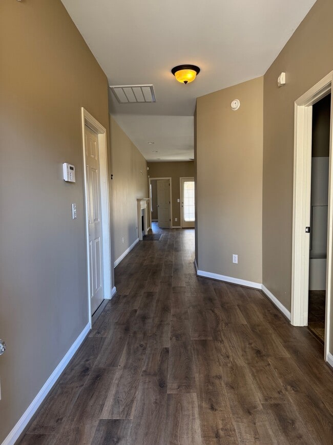 1017 Fairbank Ln in Chelsea, AL - Foto de edificio - Building Photo