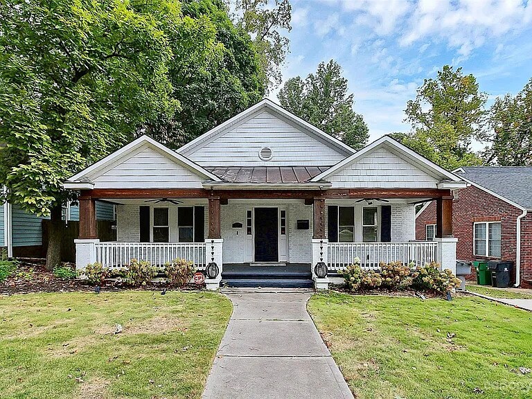 1920 Woodcrest Ave in Charlotte, NC - Foto de edificio