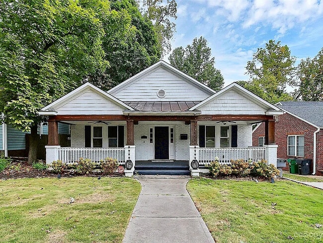 property at 1920 Woodcrest Ave