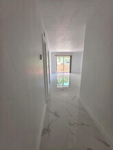 2441 NW 13th St in Miami, FL - Building Photo - Building Photo