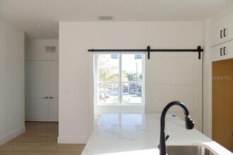3826 Pompano Dr SE in St. Petersburg, FL - Building Photo - Building Photo