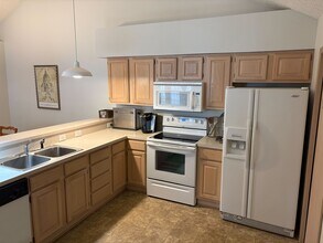 388 Park Woods Ln in Powell, OH - Foto de edificio - Building Photo