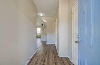 16830 Mammoth Springs Dr in Houston, TX - Foto de edificio - Building Photo