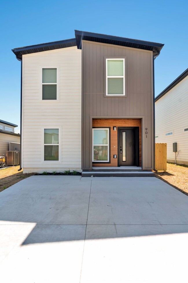 property at 901 States Ave