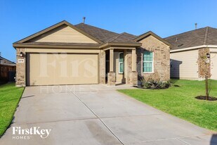 10710 Vinateros Dr in Converse, TX - Building Photo