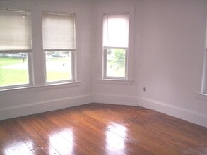 86 Hamden Cir, Unit 2 in Quincy, MA - Building Photo - Building Photo