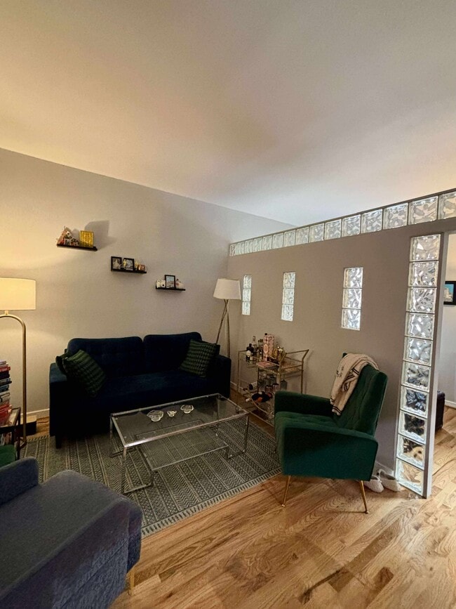 property at 1413 T St NW