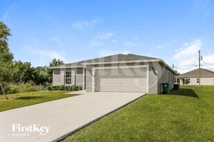 461 SW Kestor Dr in Port St. Lucie, FL - Building Photo
