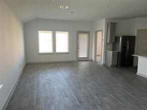 7919 Cattleman Vly Dr in Arcola, TX - Foto de edificio - Building Photo