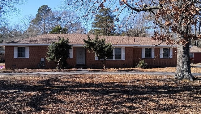 5008 Bobo Rd in Pine Bluff, AR - Building Photo - Building Photo