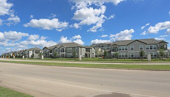Travesia Apartments in Austin, TX - Building Photo