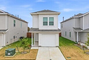 4016 Belmont Dr in Aubrey, TX - Building Photo