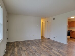 3 Abbey Ln in Newmanstown, PA - Building Photo - Building Photo