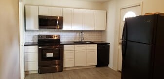 1009 West St, Unit B in Natchitoches, LA - Building Photo