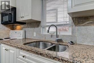 1239 Mosley St in Wasaga Beach, ON - Building Photo - Building Photo