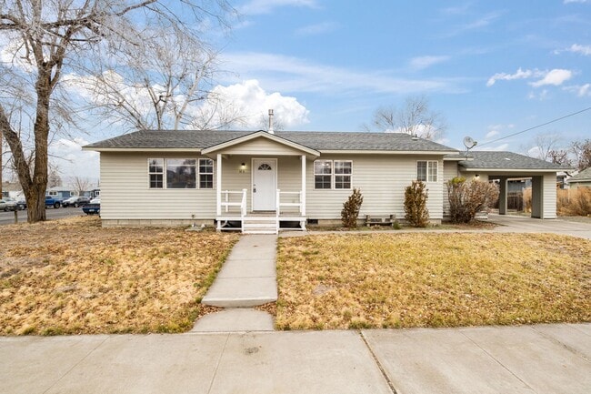property at 166 SE E St