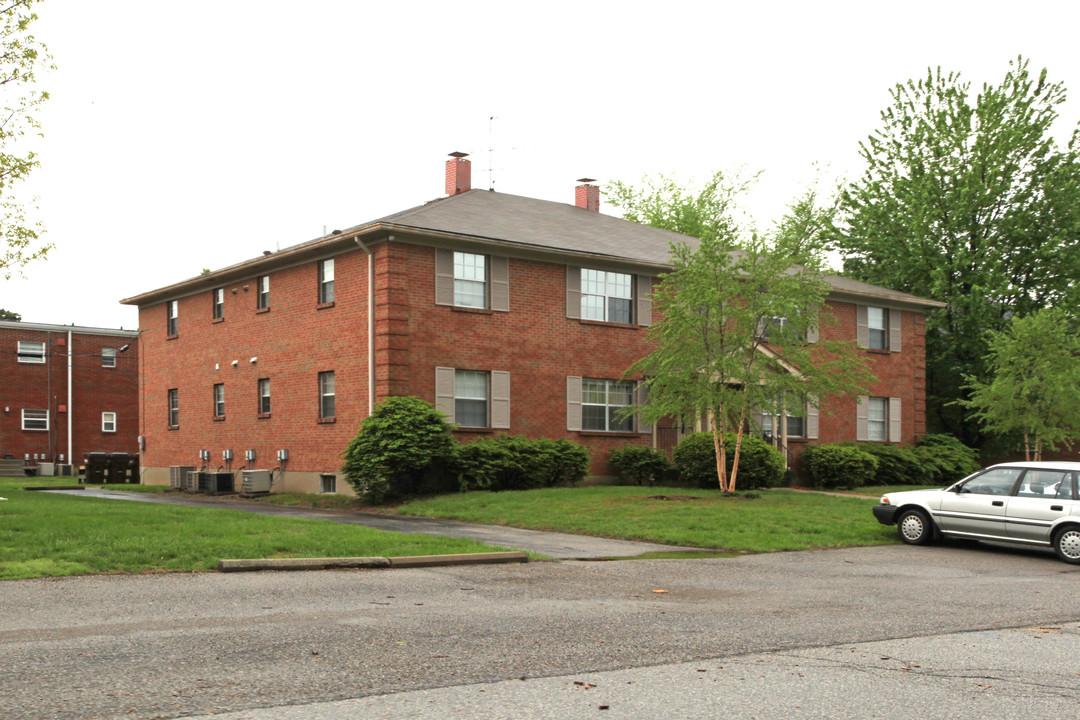 4212 N Church Way in Louisville, KY - Foto de edificio