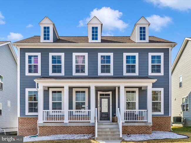 property at 1807 Fairway Ln