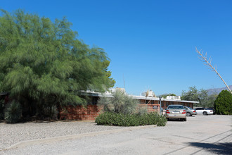 5039 E Bellevue St in Tucson, AZ - Building Photo - Building Photo