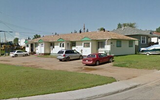 9629-9615 15 St in Dawson Creek, BC - Building Photo