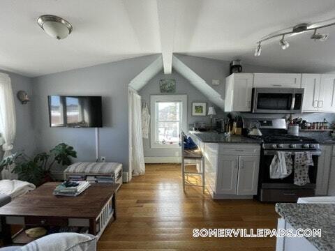 287 Beacon St, Unit 2 in Somerville, MA - Foto de edificio - Building Photo