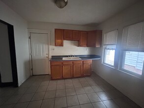 14008 Savannah Ave in East Cleveland, OH - Building Photo - Building Photo