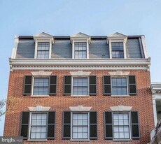 3246 N St NW, Unit 3A in Washington, DC - Building Photo