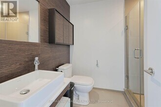 75-2475 St Nicholas St in Toronto, ON - Building Photo - Building Photo