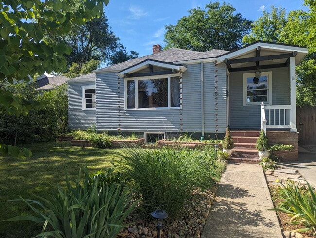 1236 Carolina Ave