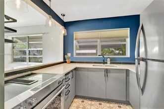 517 S 19th Ave in Hollywood, FL - Building Photo - Building Photo