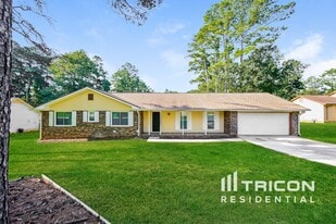 166 Hill Ln in Ellenwood, GA - Building Photo