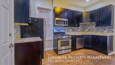 2130 W Cermak Rd in Chicago, IL - Building Photo - Building Photo