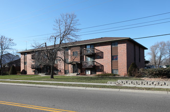 East Brooke in St. Cloud, MN - Building Photo - Building Photo