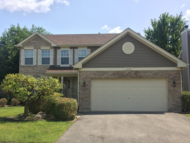 property at 1028 Lakewood Cir