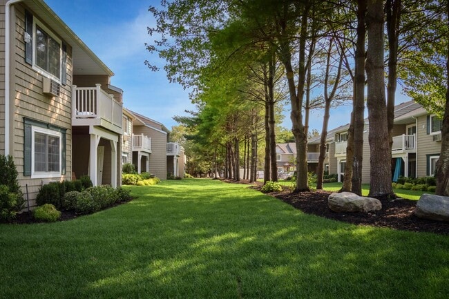 23 Cassa Loop-Unit -23 in Holtsville, NY - Building Photo - Building Photo